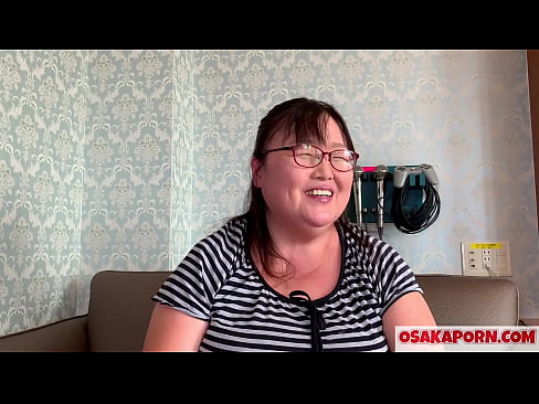 ❤️ Fet japansk mamma visar sina enorma bröst och njuter av en sexleksak. En 51-årig asiatisk mamma berättar om sin sexuella erfarenhet. Yukiko 1 OSAKAPORN fet milf ❤️ Pornvideo at us