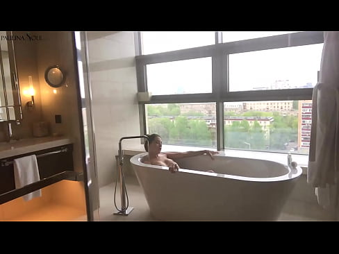❤️ Enorm babe som passionerat runkar av sin fitta i badrummet ❤️ Pornvideo at us
